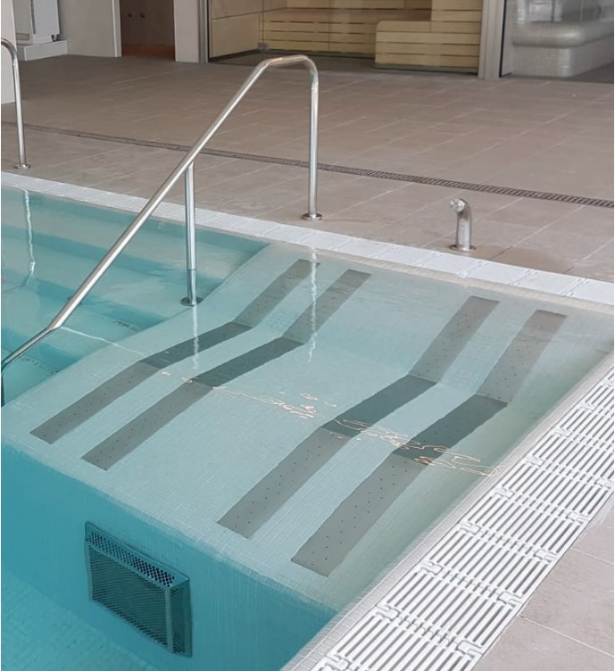 Хидромасажна лежанка от неръждаема стомана | mar piscine (Копие)